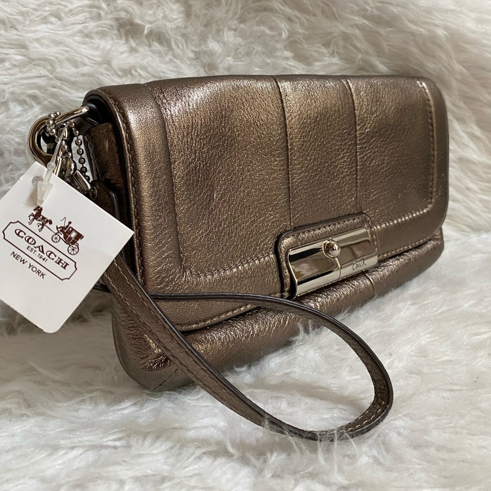 NWT Coach Kristin Leather Large Wristlet 45104